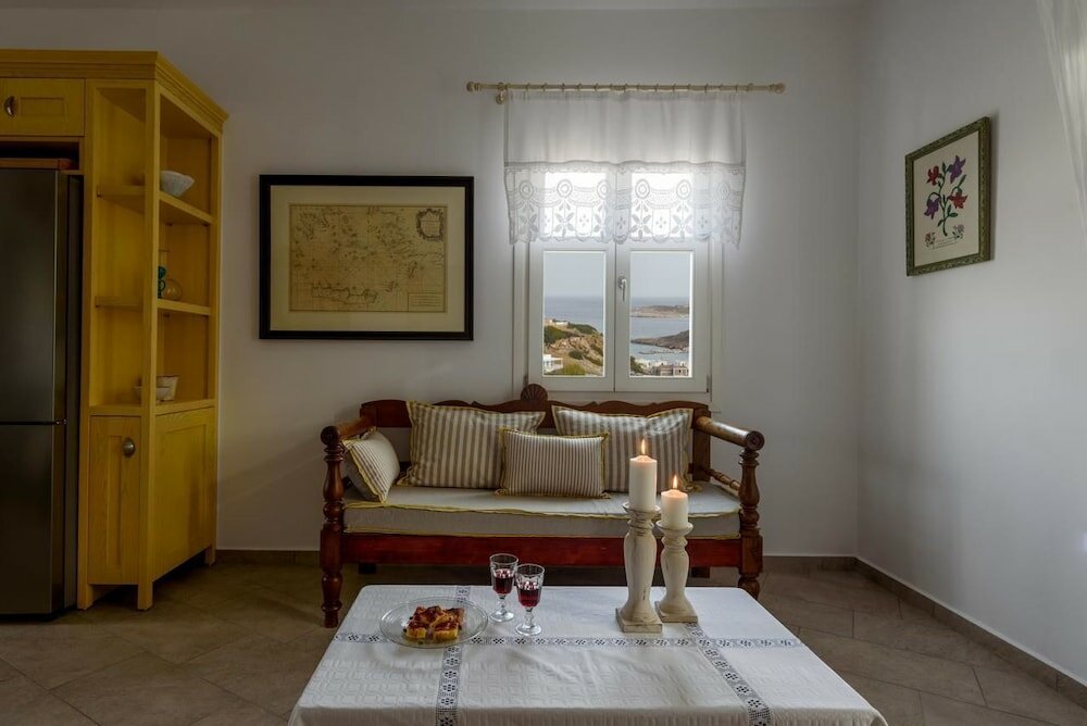 Фото Irene Kimolos Villas