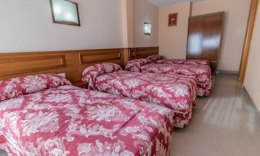 Фото Pensión Isabel by Vivere Stays