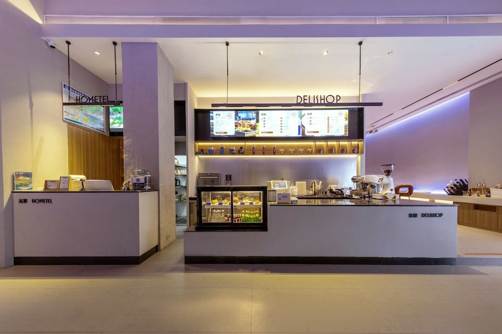 Фото Poltton International Hotel