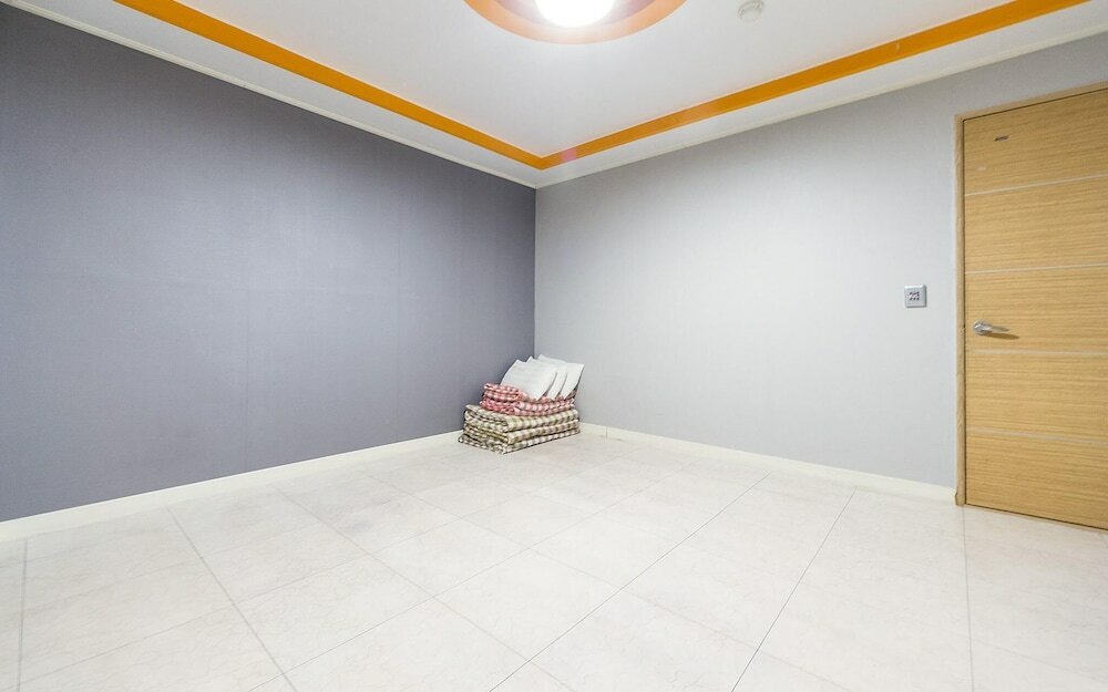 Фото Yeosu Hotel Sixty