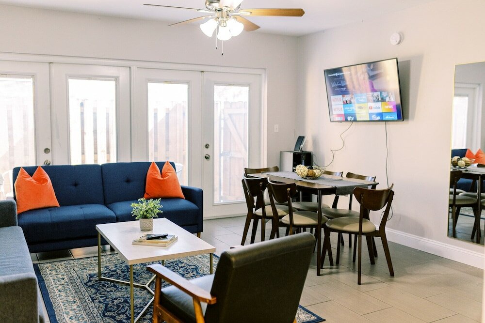 Фото Bayview Apartments by Lowkl