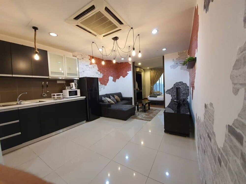 Фото Taragon Bintang Suites by StayHub Studio