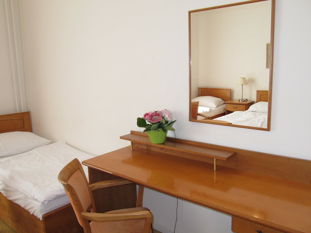 Фото Pension Jana - Domov Mládeže