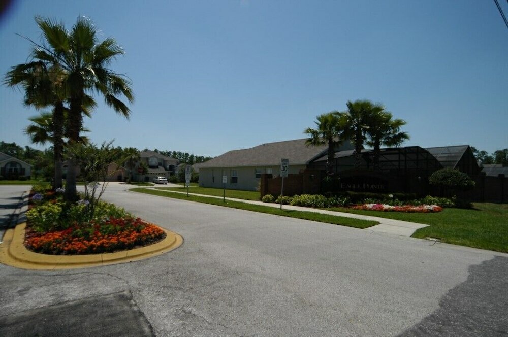 Фото 3 Bedroom Orlando Vacation Pool Home With Water View, Hot Tub, Games Room Near Disney!