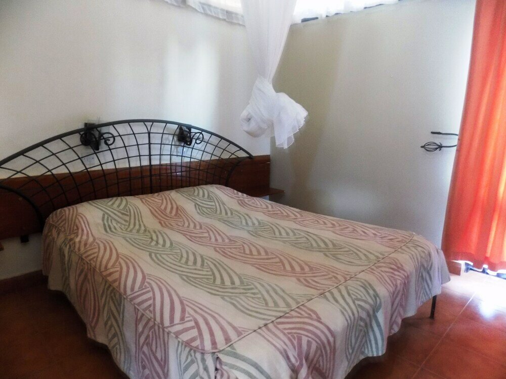 Фото Soroti Hotel