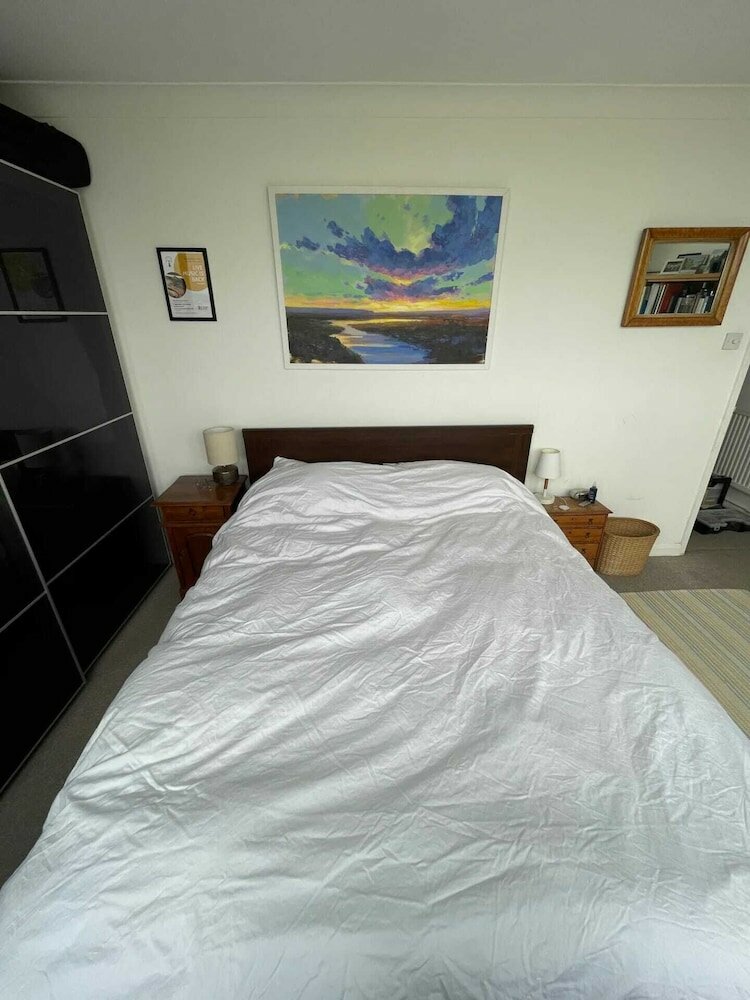 Фото Trendy 2bd Flat - 6 Minutes to Wimbledon