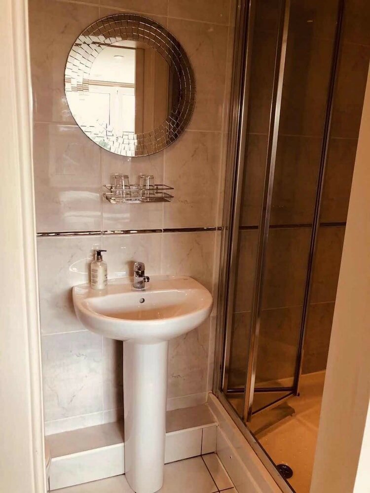 Фото Allison House 16 Guesthouse