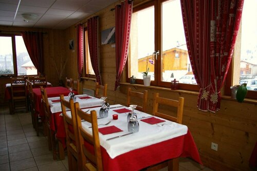 Гостиница H& xF4; tel Restaurant L'Outa