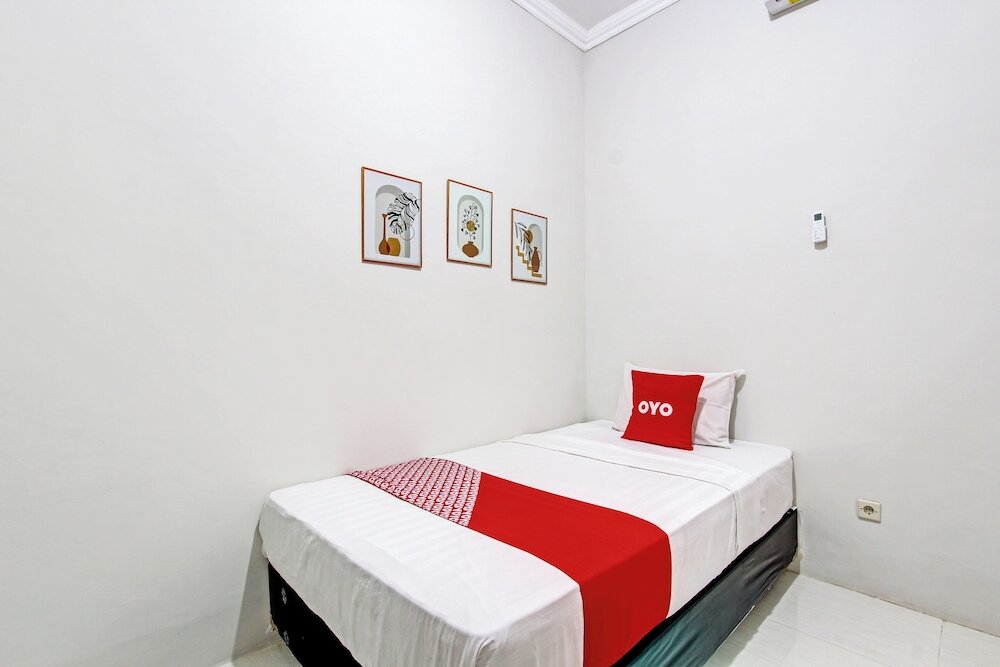 Фото Oyo 92757 Ndalem Pusponyidro Syariah