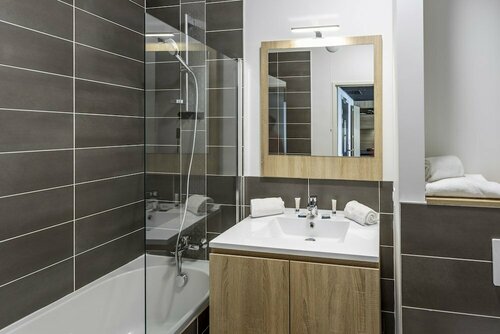 Гостиница Nemea Appart Hotel Riviera Nice Aéroport во Франции