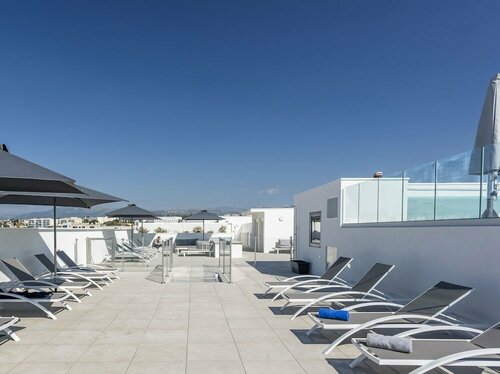Гостиница Nemea Appart Hotel Riviera Nice Aéroport в Ницце