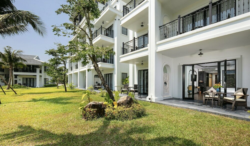 Фото Bliss Hoi An Beach Resort & Wellness