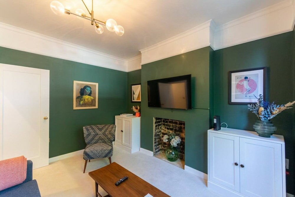 Фото Charming 1 Bedroom Apartment in Shepherds Bush With Patio Area