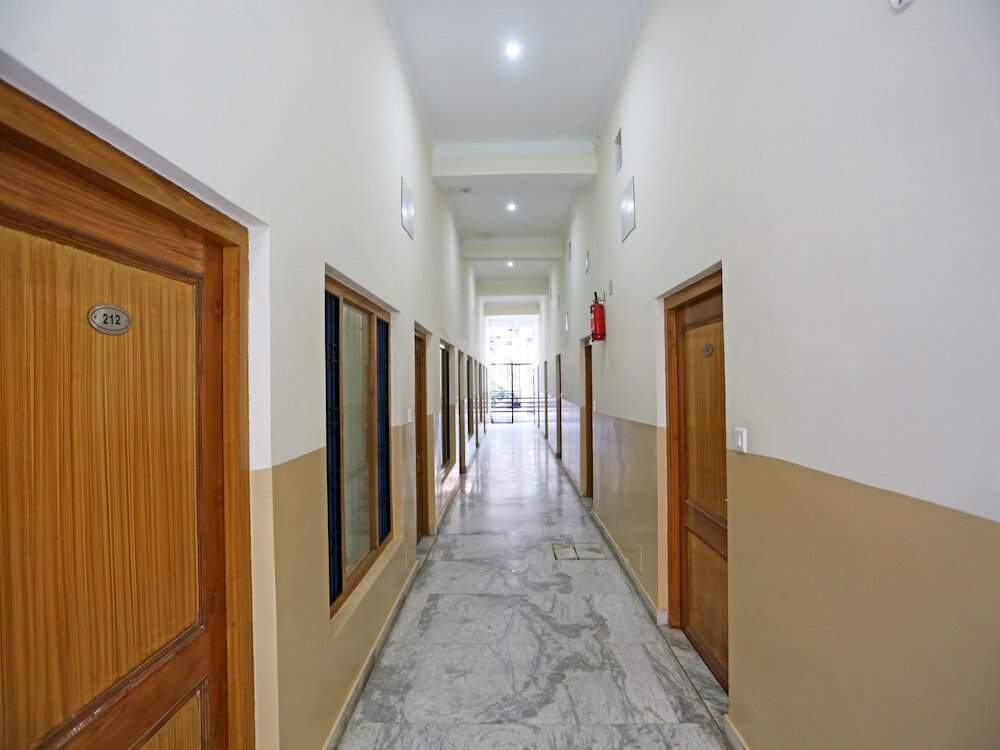 Фото Oyo 19638 Hotel Jay Continental