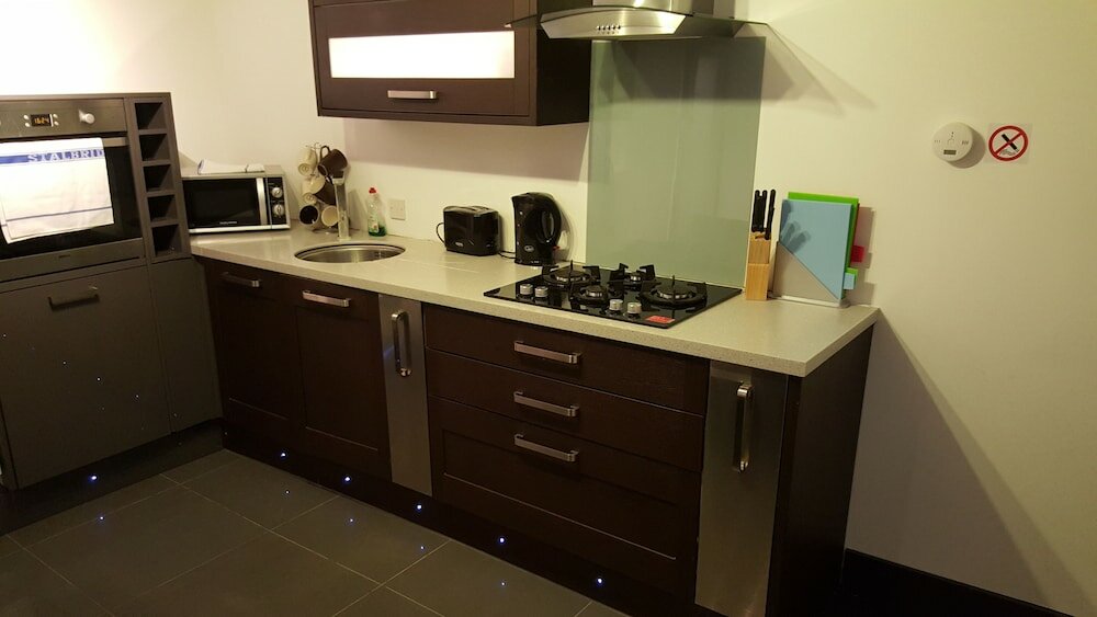 Фото Bath Road Apartments