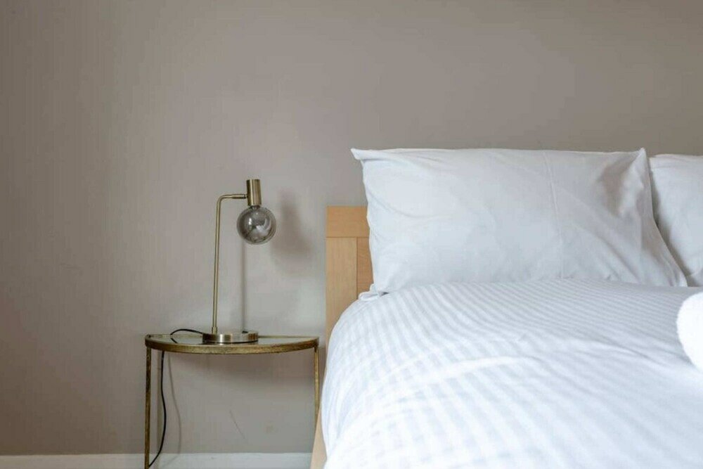 Фото Contemporary 2bd Flat w Patio, Clapham!