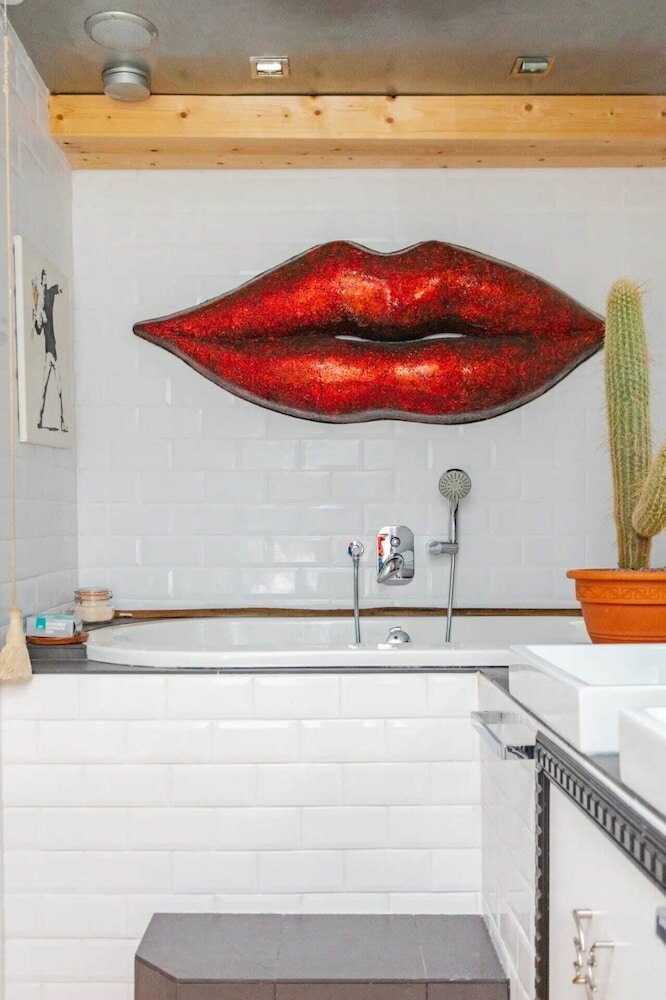 Фото Quirky 2 Bedroom Apartment in Elephant and Castle