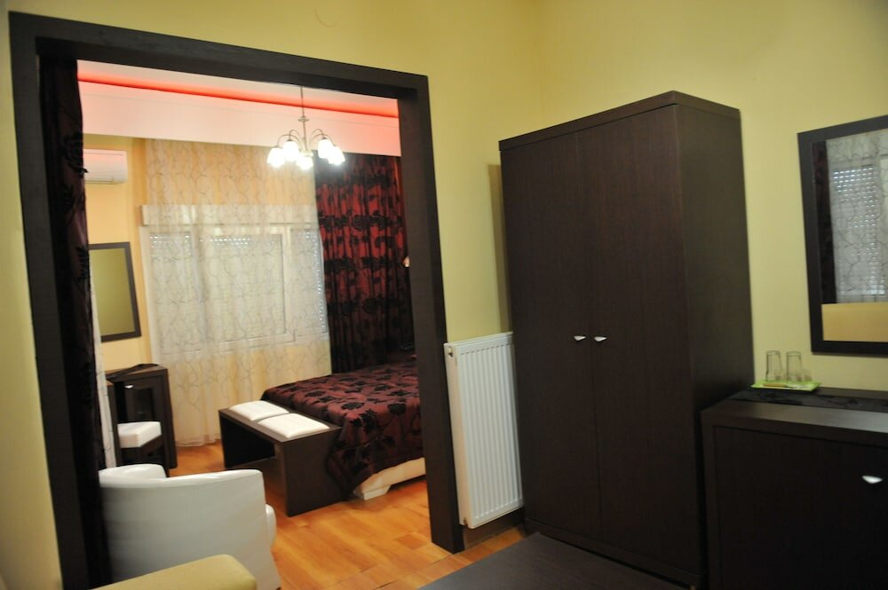 Фото Hotel Emporiko