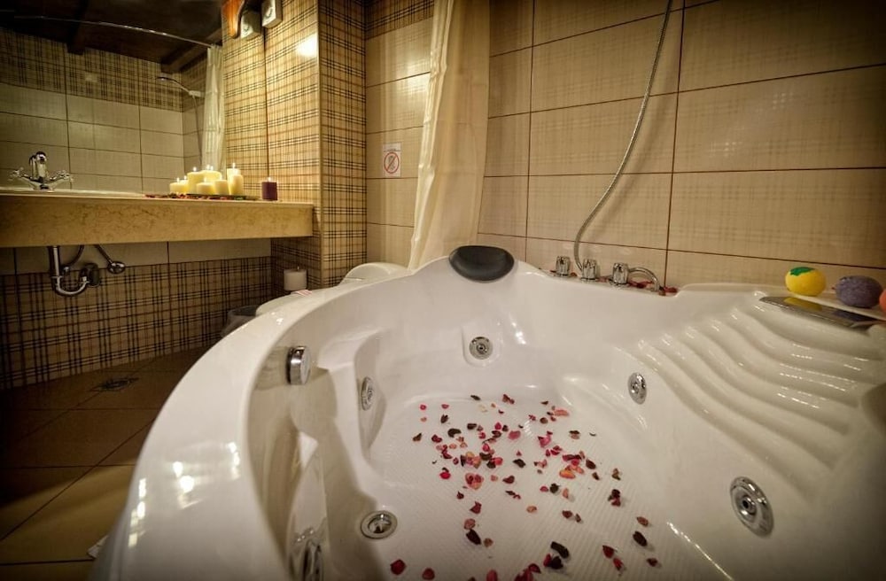 Фото Hotel Kaimak Inn