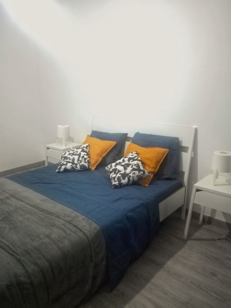 Фото Odivelas metro hospedagem