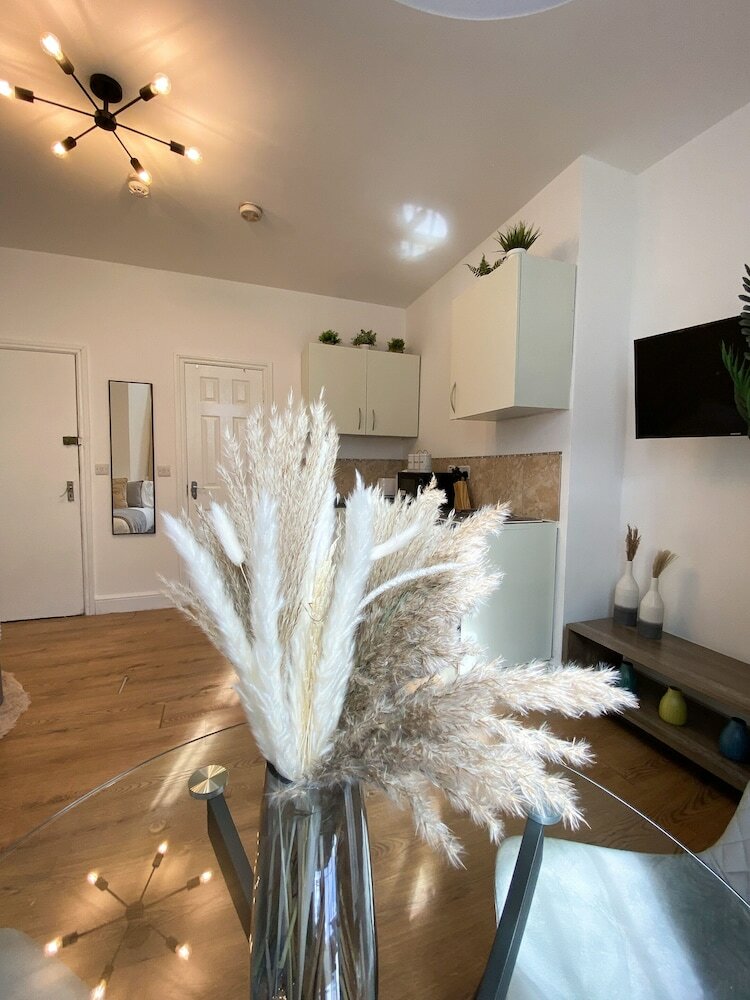 Фото Holland Road Stays