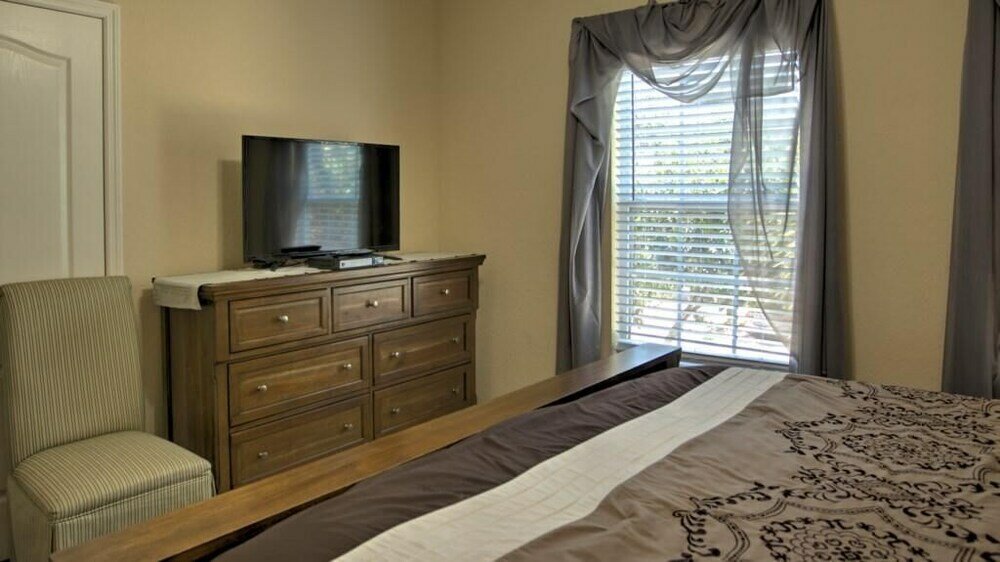 Фото Richard & Karen's Coral Cay Resort Townhome