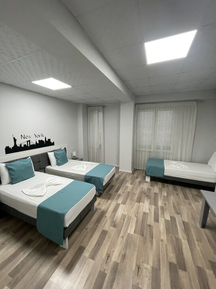 Фото Hotel New York Kamez