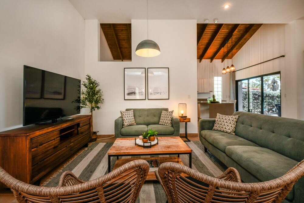 Фото New Gorgeous Listing With Hot Tub& Golf Course View! in Tierra del Sol!