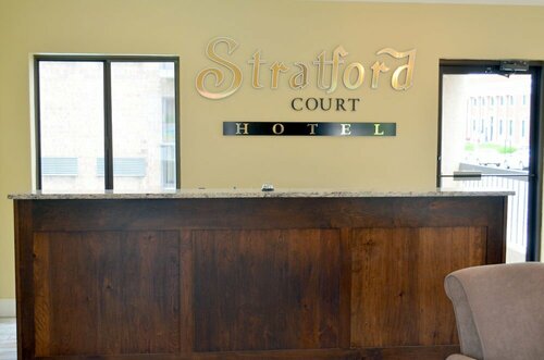 Гостиница Stratford Court Hotel в Сидар Сити