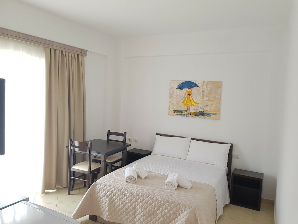 Фото Atlantis Hotel & Apartments