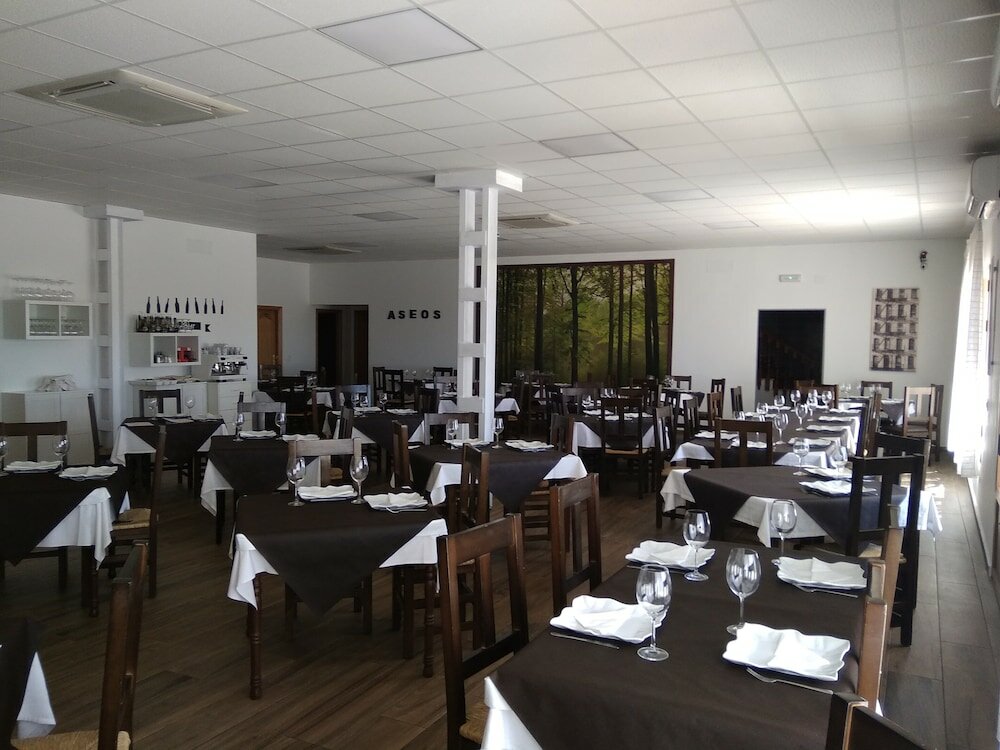 Фото Hostal Restaurante El Quijote