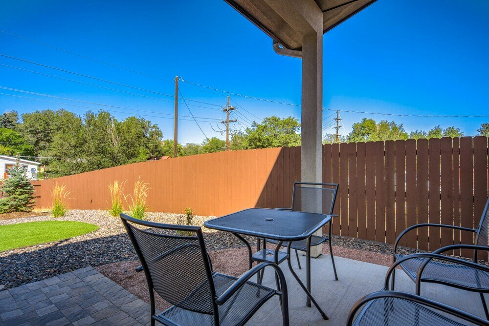 Фото 4bdpikes Peak Viewsminutes to Hiking & Dining!!