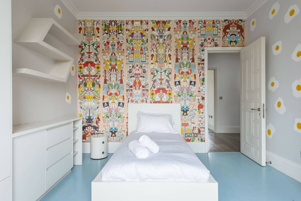 Фото Fantastic 4 Bed House in Iconic Camden