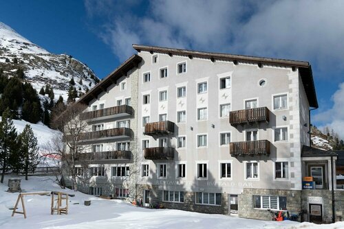 Гостиница Hotel Grischuna