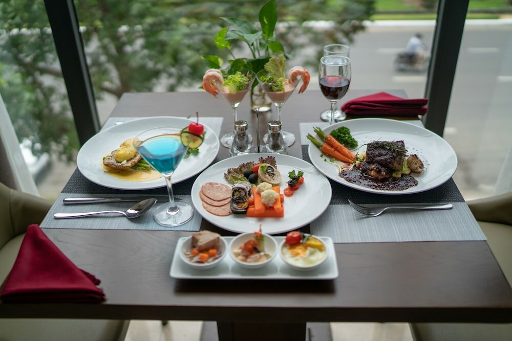 Фото Roliva Hotel & Apartment Danang