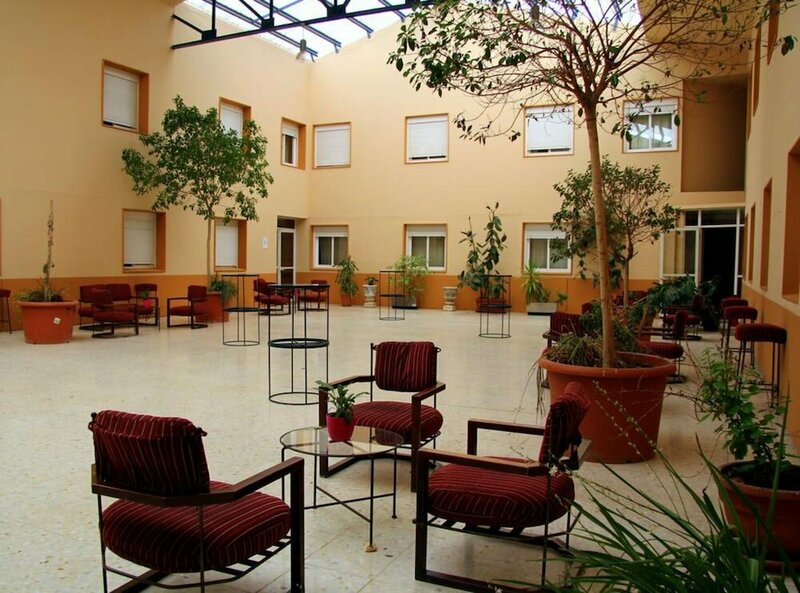 Гостиница Hotel Ahc Cáceres в Касересе