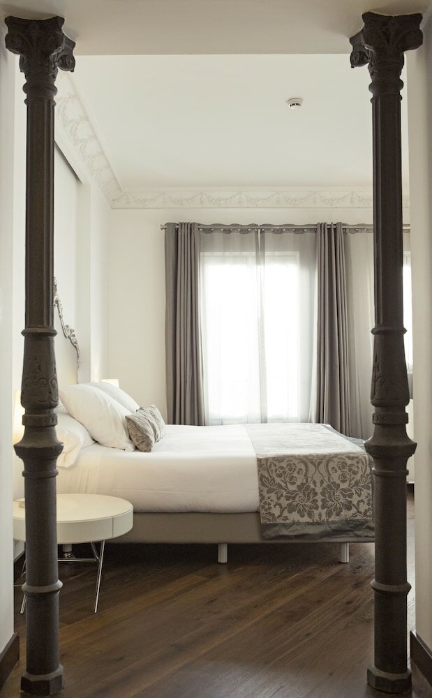 Фото Hotel Hospes Puerta de Alcalá