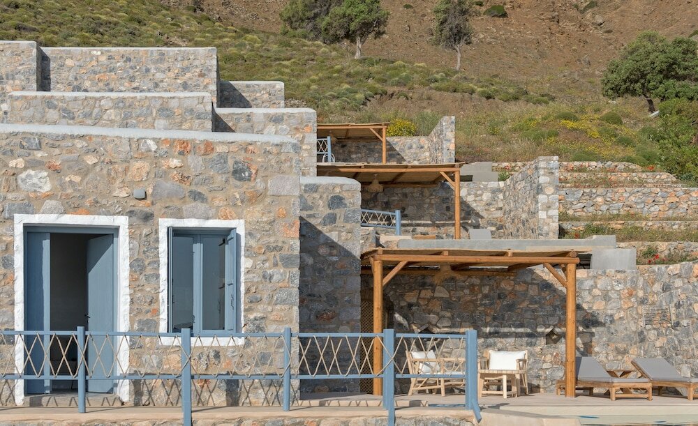 Фото Nisides Suites