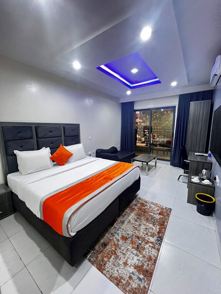 Фото отеля 2