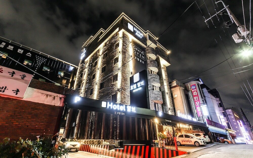 Фото отеля 1