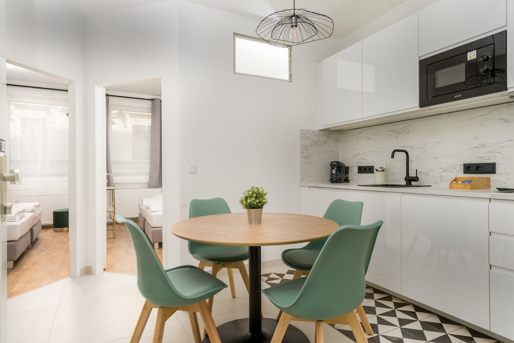 Фото Pappagallo Apartments