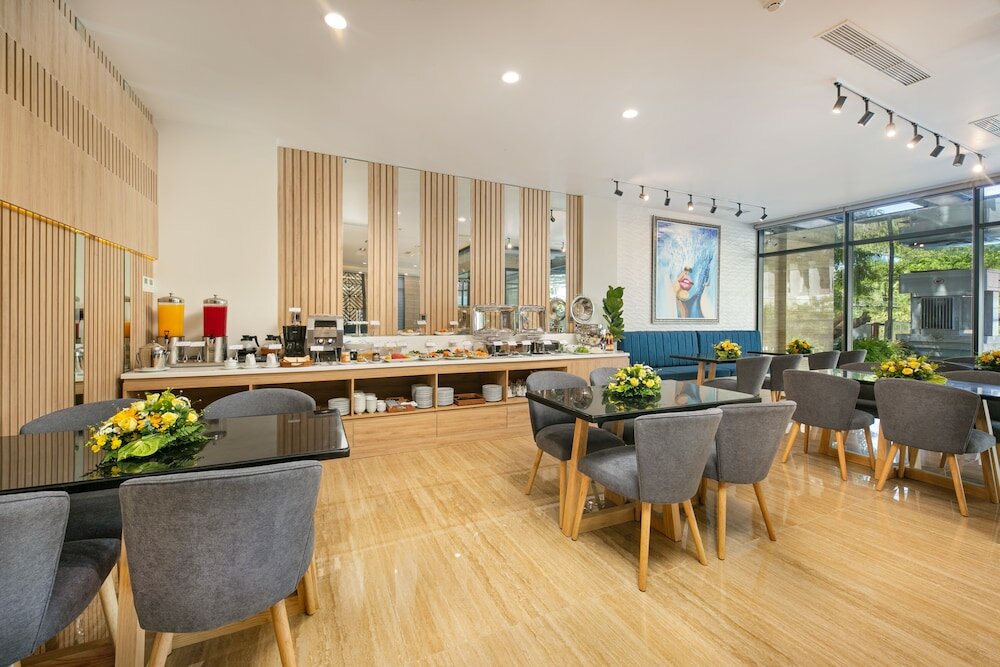 Фото Sun River Hotel & Apartment