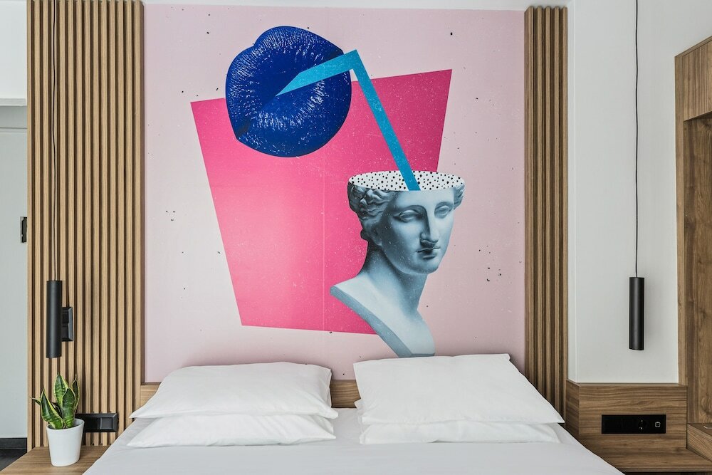 Фото The Q Hotel