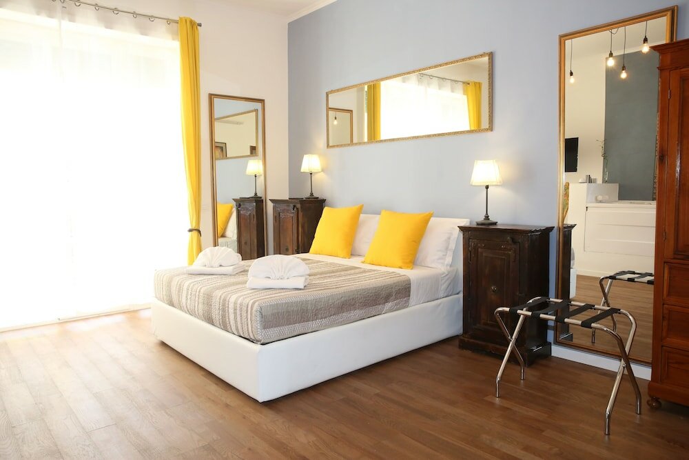 Фото Unique Luxury Apartment and Rooms