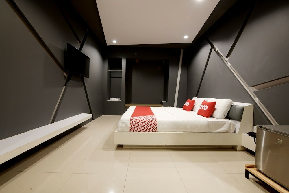 Фото Oyo 477 Sriracha Hotel And SPA