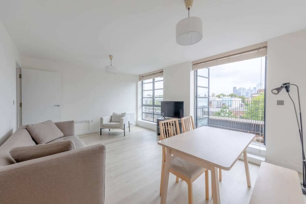 Фото Serene 1bd Canal-side Flat w Terrace - Haggerston