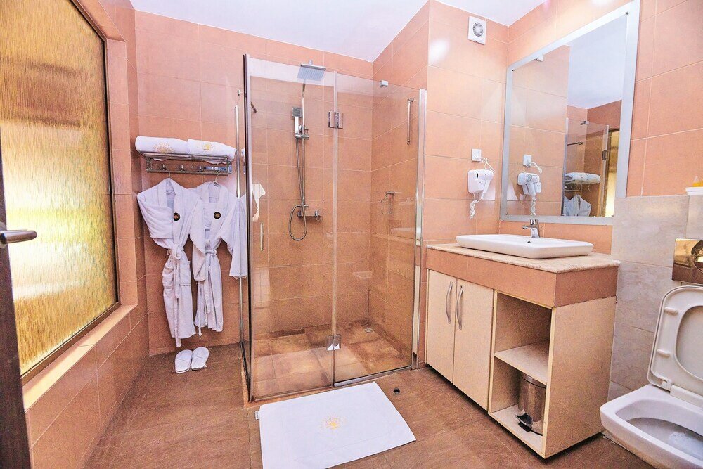 Фото Oak Havens Hotel