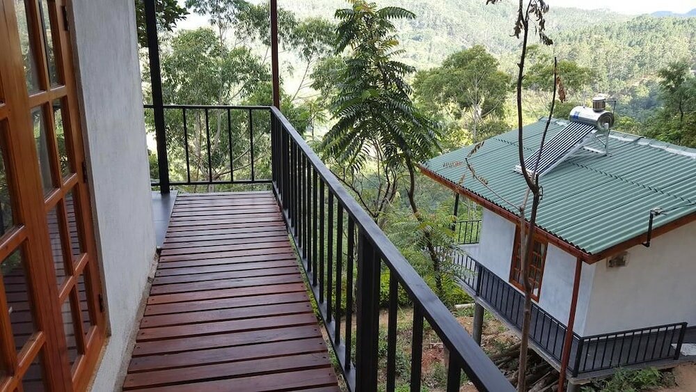 Фото Cloudy Hill Cottage