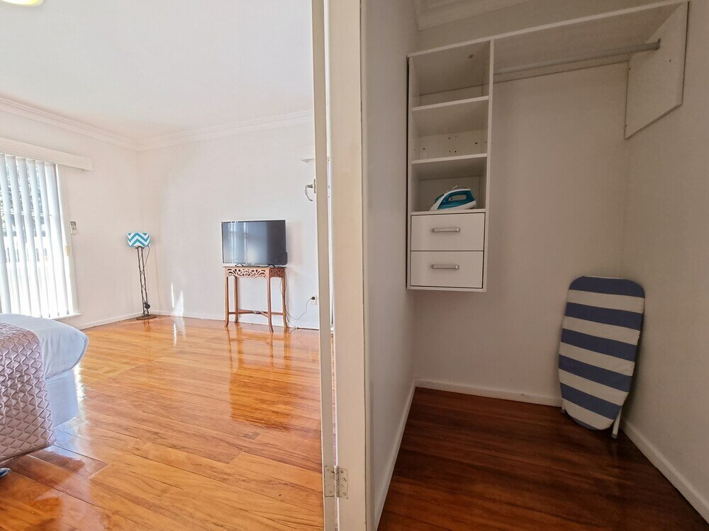 Фото Cosy Unit by Airport - Heat Pump - Wifi