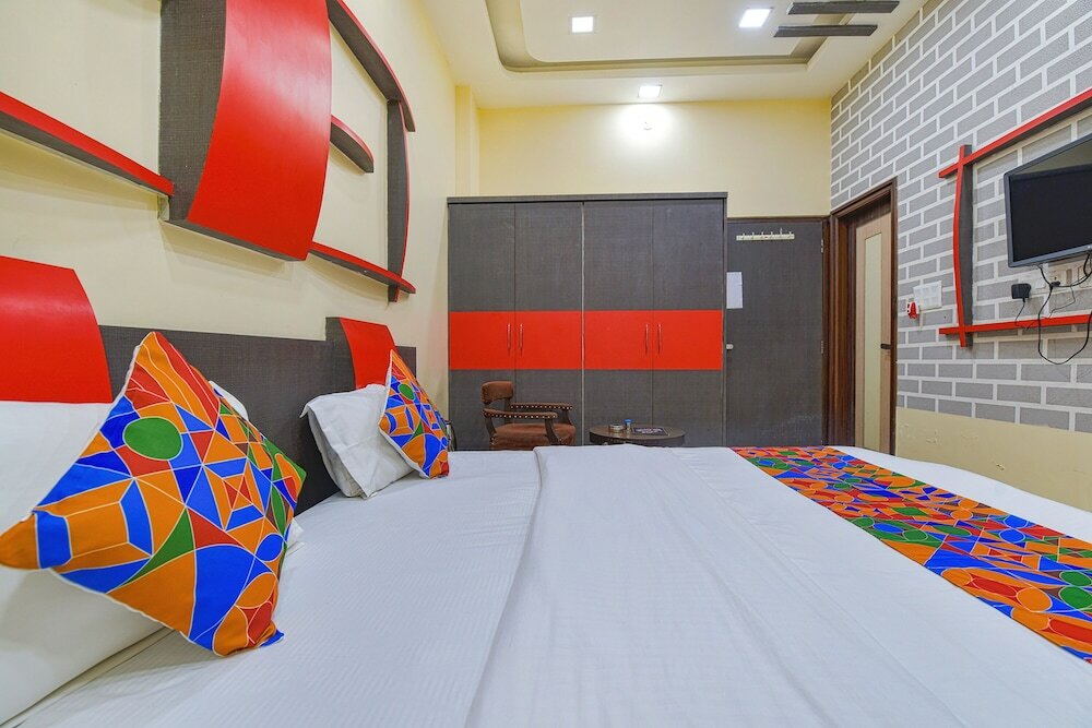 Фото Fabhotel The Castle Homestay Inn